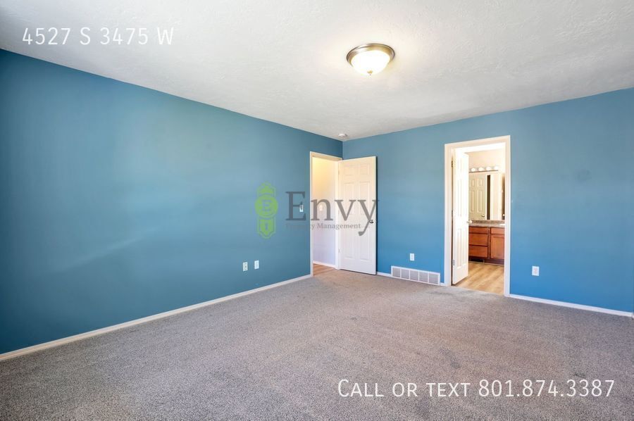 Enormous 5 Bed - 3.5 Bath Beautiful West Haven Home! Available on July 13th! property image