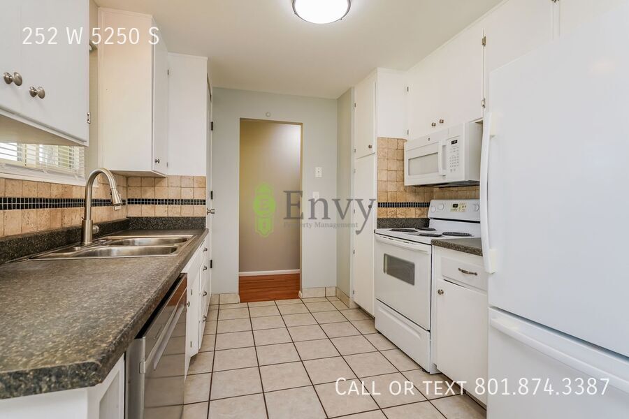 Roomy 5 Bed, 2.5 Bath Pet-Friendly Home with Comfortable Living Space & Carport Parking! - Available NOW! property image