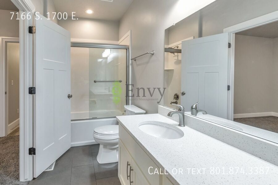 Spacious 4 Bed, 2 Bath Pet-Friendly Home with Central Air & 2-Car Garage! Available on July 6th! property image