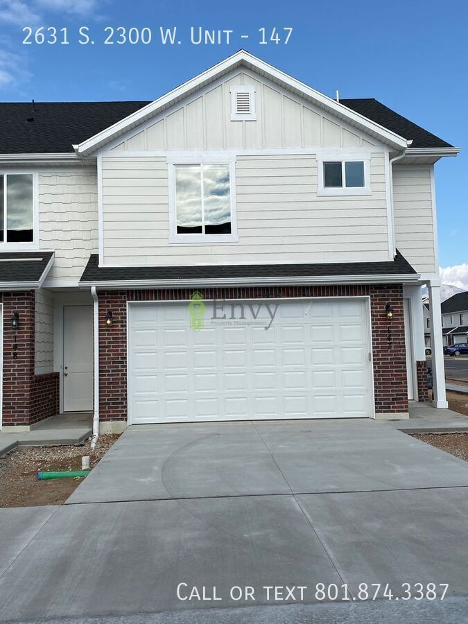 Beautiful 3 Bed, 2.5 Town Home! Available Now! See Our 3D Tour of This Property! Available on June 20th! property image