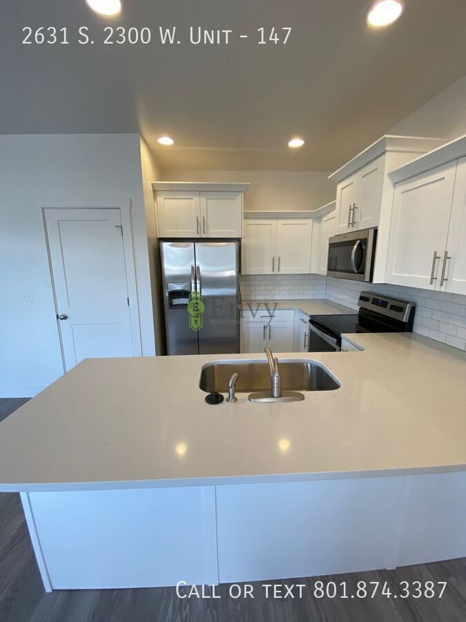 Beautiful 3 Bed, 2.5 Town Home! Available Now! See Our 3D Tour of This Property! Available on June 20th! property image