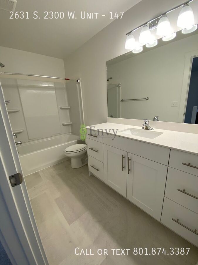 Beautiful 3 Bed, 2.5 Town Home! Available Now! See Our 3D Tour of This Property! Available on June 20th! property image