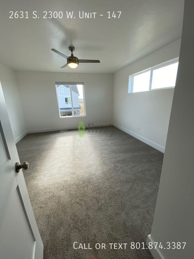 Beautiful 3 Bed, 2.5 Town Home! Available Now! See Our 3D Tour of This Property! Available on June 20th! property image