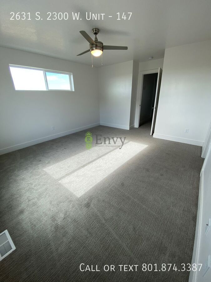 Beautiful 3 Bed, 2.5 Town Home! Available Now! See Our 3D Tour of This Property! Available on June 20th! property image