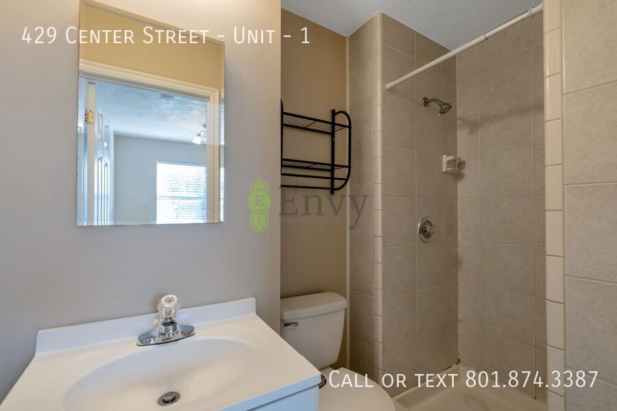Perfect Pet Friendly 1 bed - 1 bath Unit in Great Clearfield Location! Available NOW! property image
