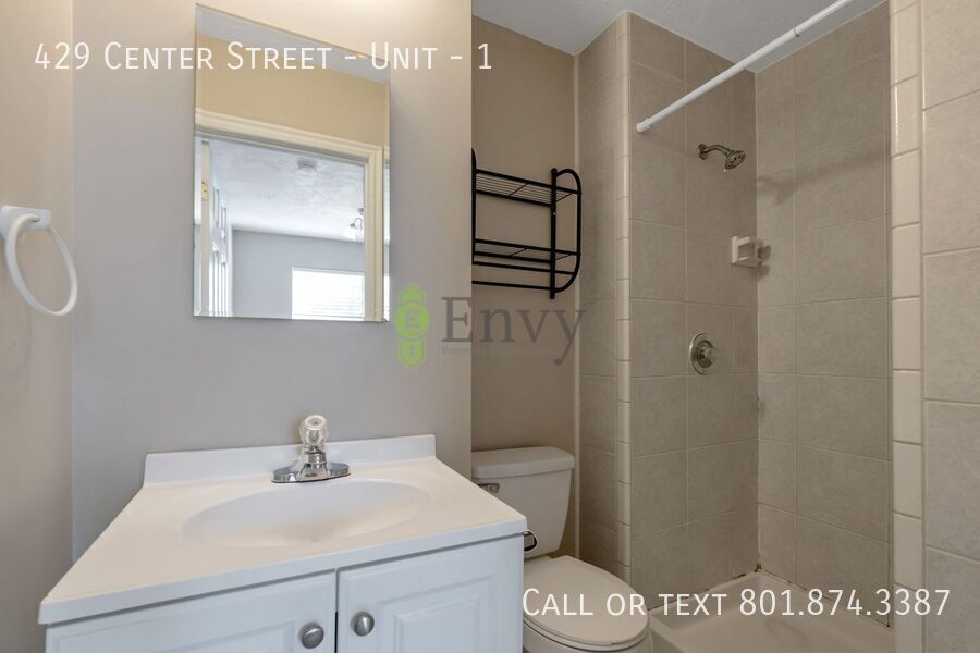 Perfect Pet Friendly 1 bed - 1 bath Unit in Great Clearfield Location! Available NOW! property image