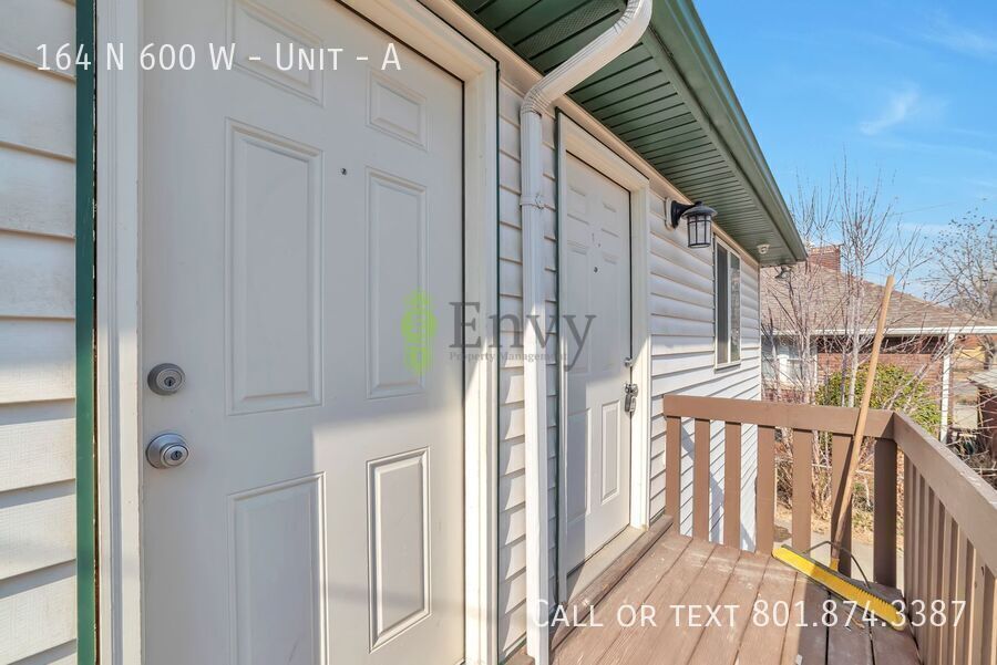 Beautiful Newly Renovated Pet Friendly 2 Bed - 1 Bath Unit in Salt Lake - Available May 20th! property image