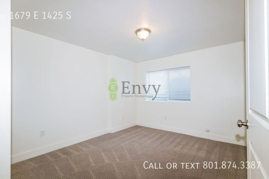 Spacious 3 Bed, 2.5 Bath Pet-Friendly Home with Central Air & Carport Parking! - Available on May 11th! property image