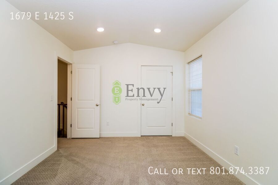 Spacious 3 Bed, 2.5 Bath Pet-Friendly Home with Central Air & Carport Parking! - Available on May 11th! property image