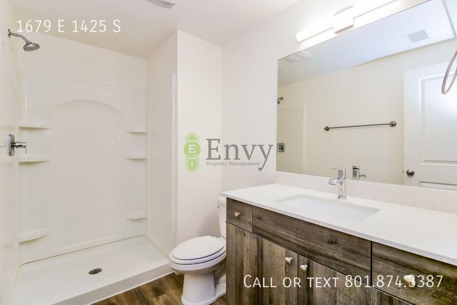Spacious 3 Bed, 2.5 Bath Pet-Friendly Home with Central Air & Carport Parking! - Available on May 11th! property image