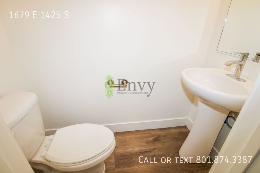 Spacious 3 Bed, 2.5 Bath Pet-Friendly Home with Central Air & Carport Parking! - Available on May 11th! property image
