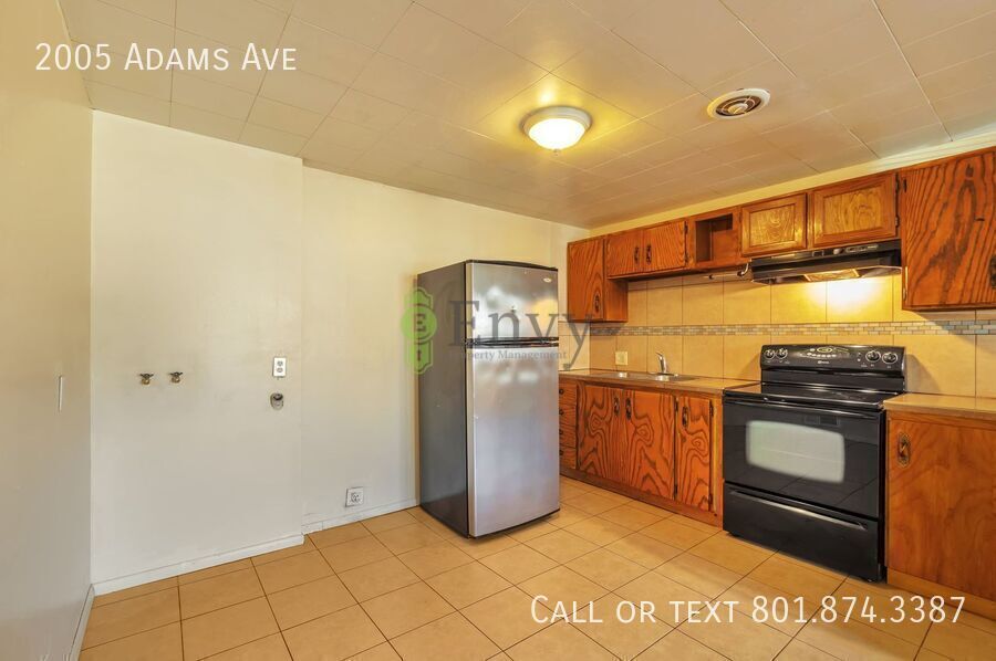 Charming Pet-Friendly 2 Bed - 1 Bath Tri-Plex Unit in Convenient Ogden Location! Available MAY 13th! property image
