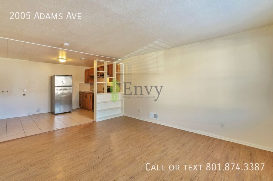 Charming Pet-Friendly 2 Bed - 1 Bath Tri-Plex Unit in Convenient Ogden Location! Available MAY 13th! property image