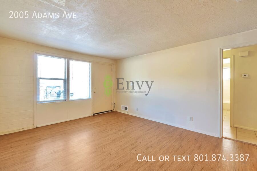 Charming Pet-Friendly 2 Bed - 1 Bath Tri-Plex Unit in Convenient Ogden Location! Available MAY 13th! property image
