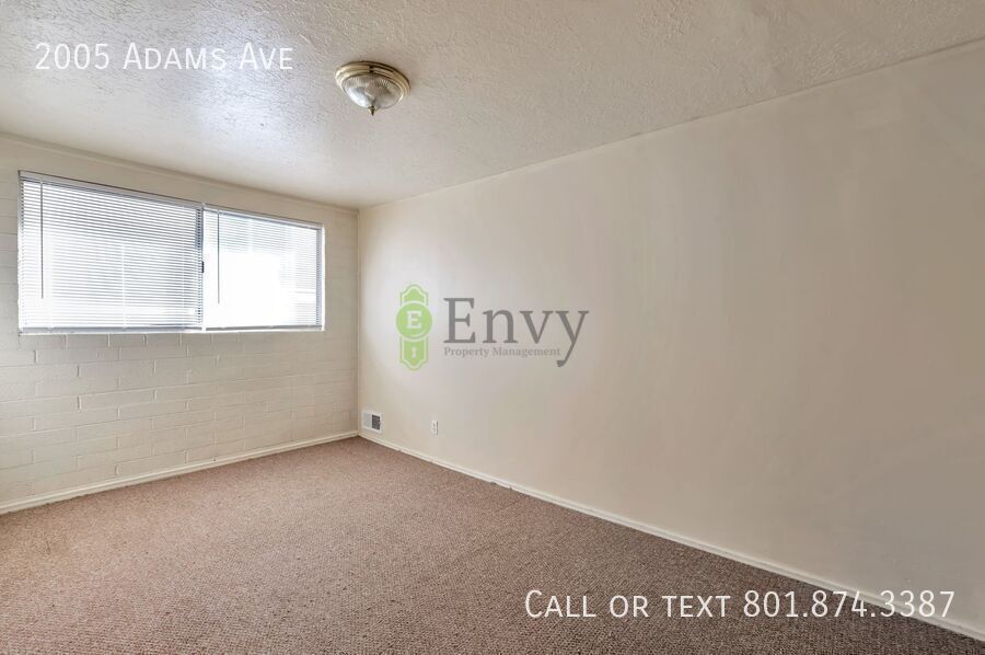 Charming Pet-Friendly 2 Bed - 1 Bath Tri-Plex Unit in Convenient Ogden Location! Available MAY 13th! property image