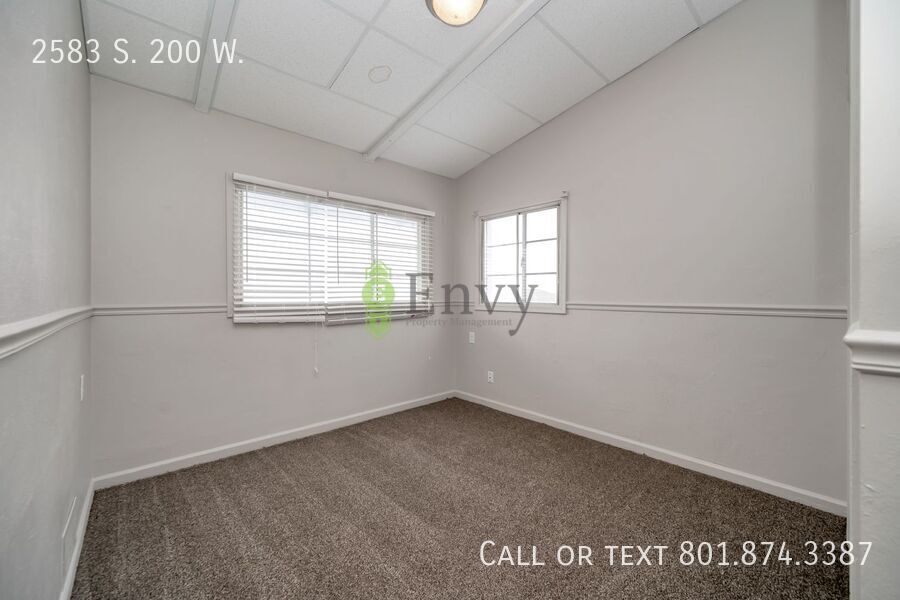 Beautiful Newly Renovated 3 Bed - 1 Bath Pet Friendly Home in Bountiful! Available NOW! property image