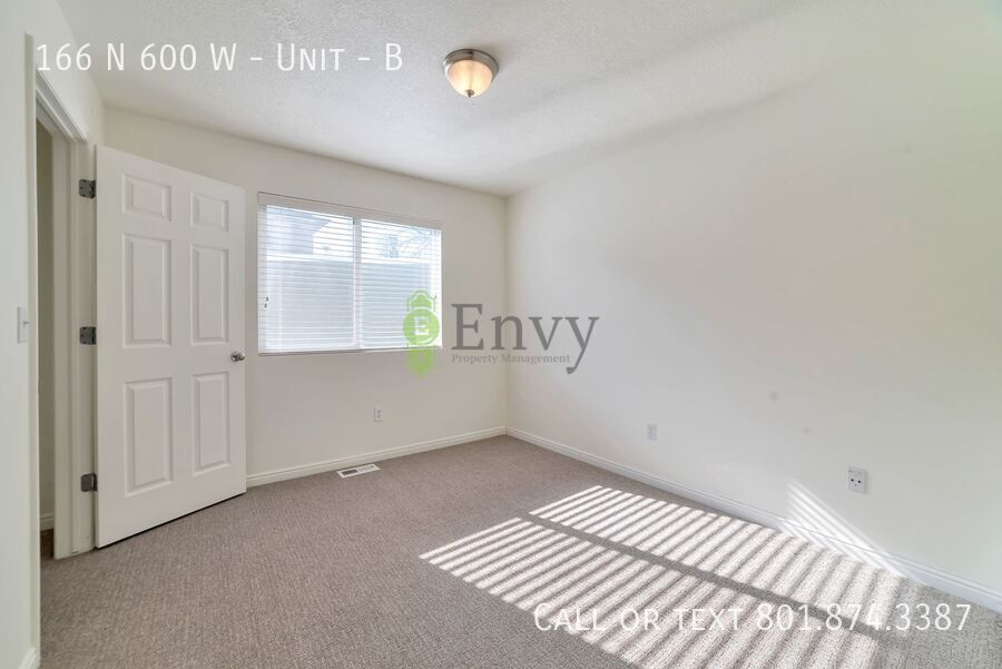 Beautiful Newly Renovated Pet Friendly 2 Bed - 1 Bath Unit in Salt Lake - Available on May 27th! property image