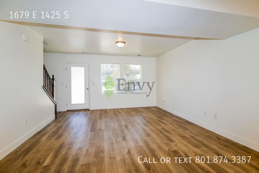 Spacious 3 Bed, 2.5 Bath Pet-Friendly Home with Central Air & Carport Parking! - Available NOW! property image
