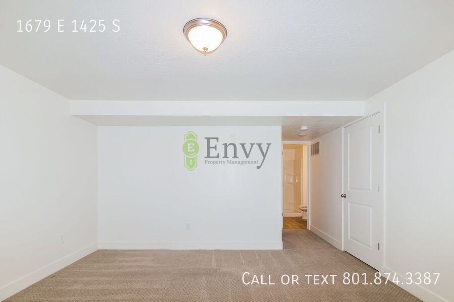 Spacious 3 Bed, 2.5 Bath Pet-Friendly Home with Central Air & Carport Parking! - Available NOW! property image