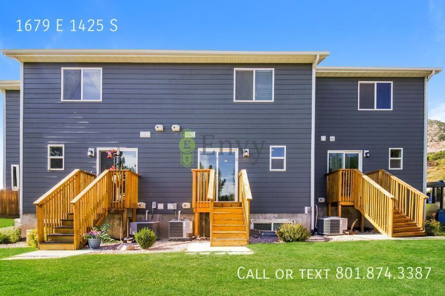 Spacious 3 Bed, 2.5 Bath Pet-Friendly Home with Central Air & Carport Parking! - Available NOW! property image