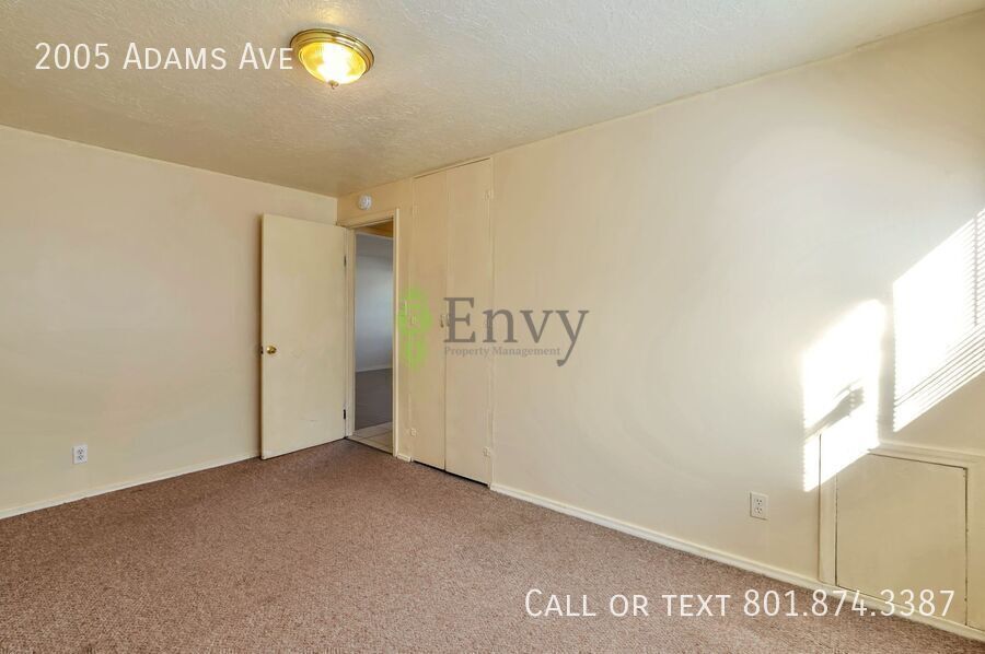 Charming Pet-Friendly 2 Bed - 1 Bath Tri-Plex Unit in Convenient Ogden Location! Available NOW! property image
