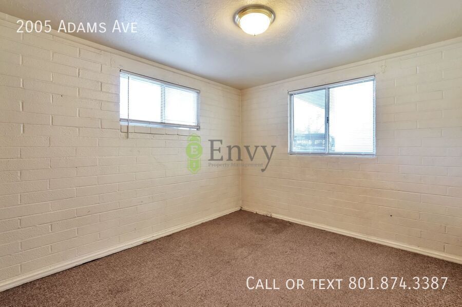 Charming Pet-Friendly 2 Bed - 1 Bath Tri-Plex Unit in Convenient Ogden Location! Available NOW! property image