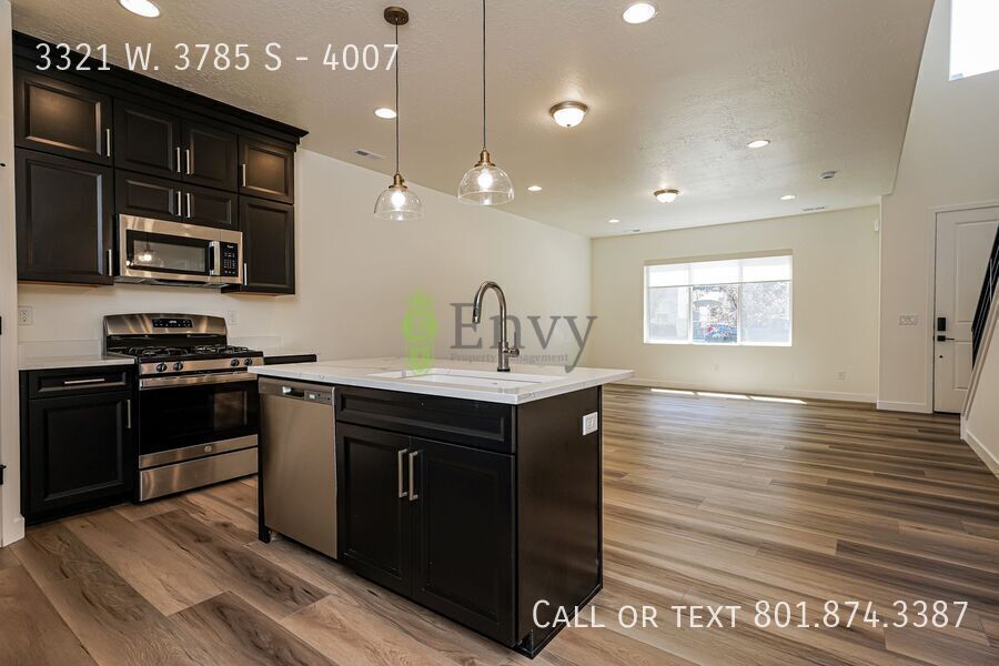 Spacious 3 Bed, 2.5 Bath Pet-Friendly Home with Central Air & 2-Car Garage! - Available NOW! property image