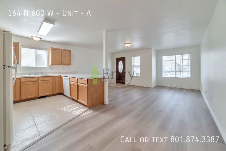 Beautiful Newly Renovated Pet Friendly 2 Bed - 1 Bath Unit in Salt Lake - Available NOW! property image