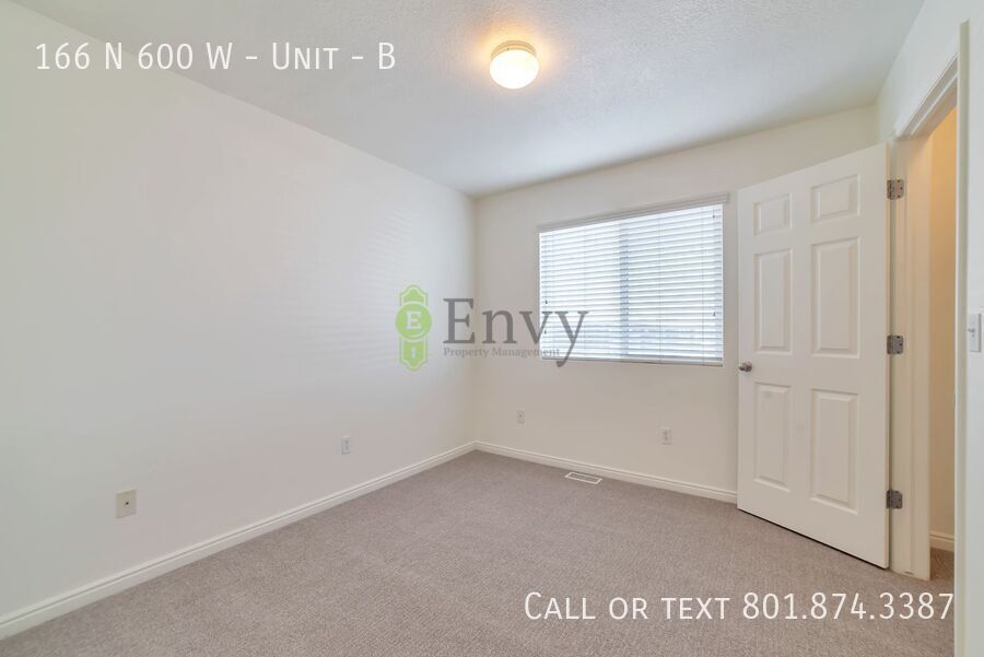 Beautiful Newly Renovated Pet Friendly 2 Bed - 1 Bath Unit in Salt Lake - Available NOW! property image