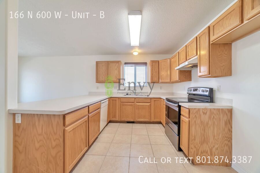 Beautiful Newly Renovated Pet Friendly 2 Bed - 1 Bath Unit in Salt Lake - Available NOW! property image
