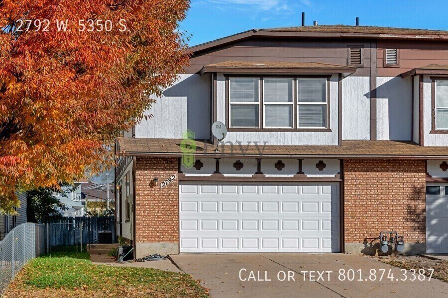 2 Story Pet Friendly Duplex - 3 Bed - 2.5 Bath - Available on June 4th! property image