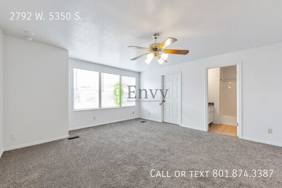 2 Story Pet Friendly Duplex - 3 Bed - 2.5 Bath - Available on June 4th! property image